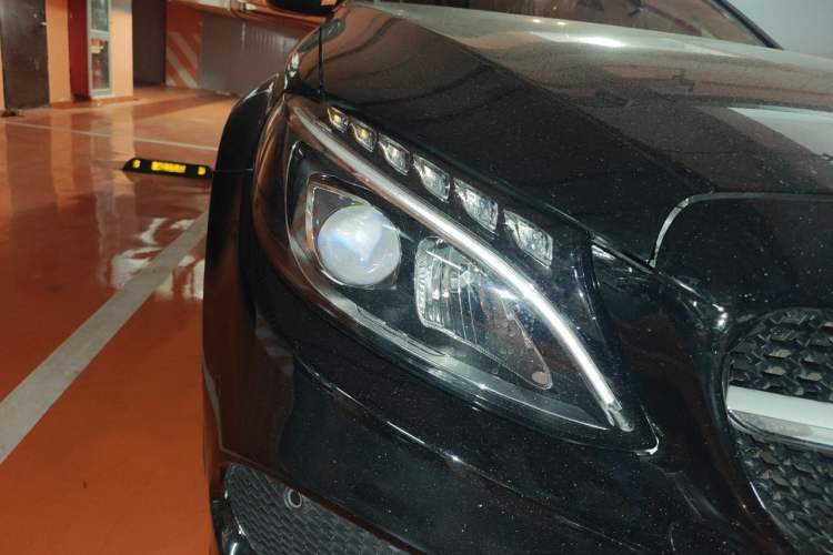 Used Mercedes-Benz C-Class 2018 C 200 L Sport Edition Right Front Headlight