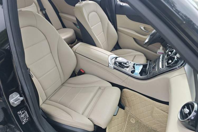 Used Mercedes-Benz C-Class 2018 C 200 L 4MATIC Sport Edition Right Front Seat
