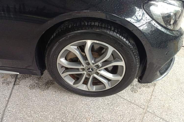 Used Mercedes-Benz C-Class 2018 C 180 L Fashion Edition Sport Version Right Front Wheel Hub