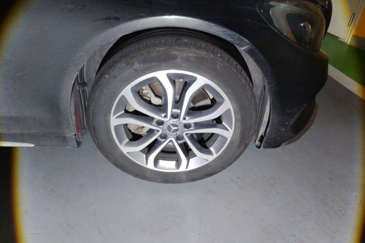 Used Mercedes-Benz C-Class 2018 C 180 L Fashion Edition Sport Version Right Front Wheel Hub