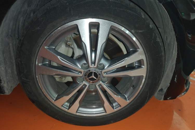 Used Mercedes-Benz C-Class 2018 C 200 L Sport Edition Right Front Wheel Hub