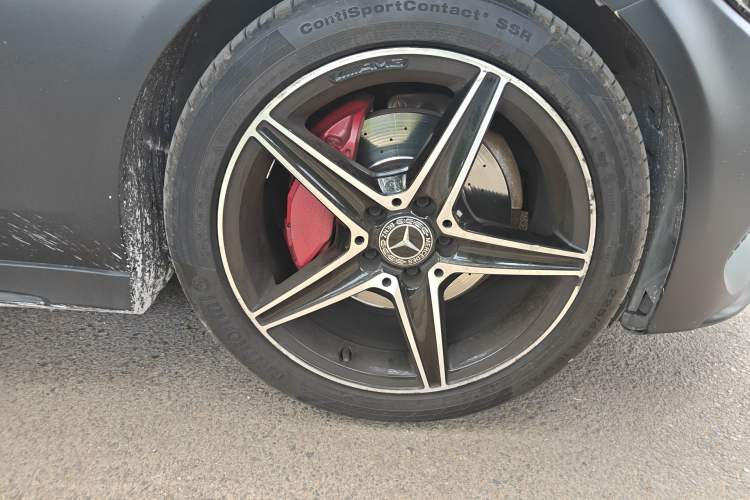 Used Mercedes-Benz C-Class 2018 C 200 Coupe Right Front Wheel Hub