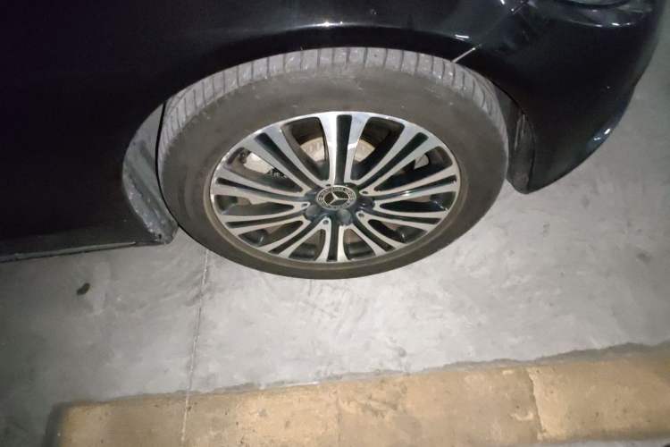 Used Mercedes-Benz C-Class 2018 C 200 L Right Front Wheel Hub