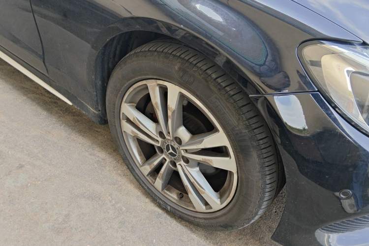 Used Mercedes-Benz C-Class 2018 C 200 L Sport Edition Right Front Wheel Hub