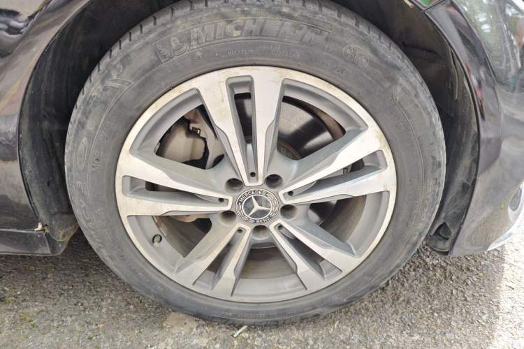 Used Mercedes-Benz C-Class 2018 C 200 L Sport Edition Right Front Wheel Hub