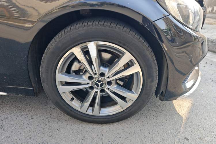 Used Mercedes-Benz C-Class 2018 C 200 L Sport Edition Right Front Wheel Hub