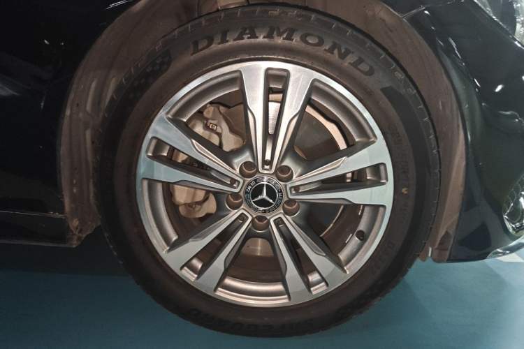 Used Mercedes-Benz C-Class 2018 C 200 L Sport Edition Right Front Wheel Hub
