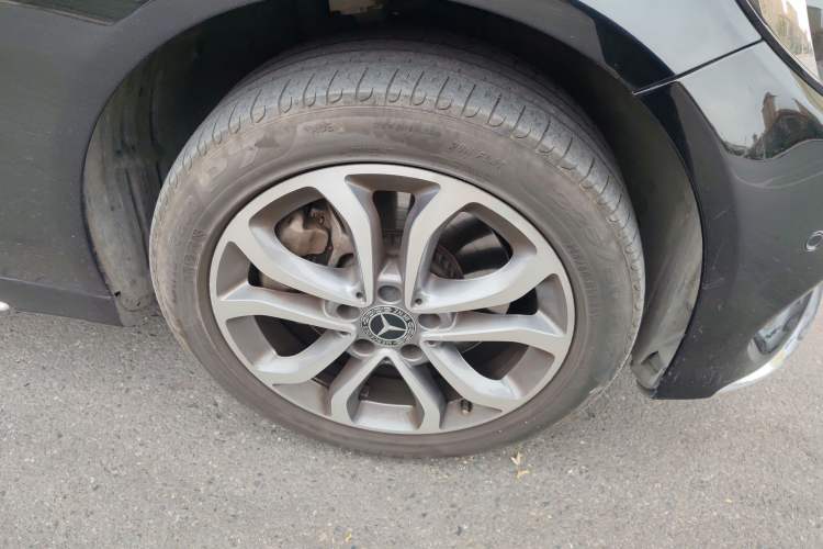 Used Mercedes-Benz C-Class 2018 C 180 L Fashion Edition Sport Version Right Front Wheel Hub
