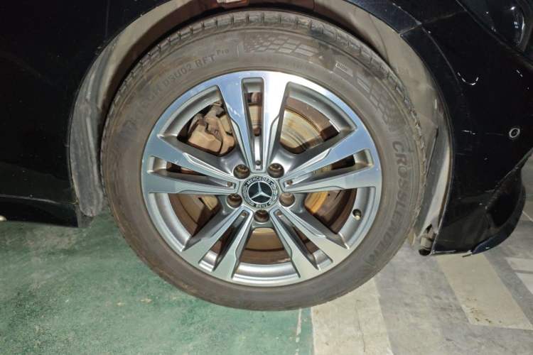 Used Mercedes-Benz C-Class 2018 C 200 L Sport Edition Right Front Wheel Hub