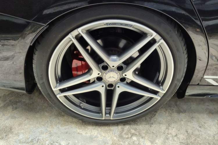 Used Mercedes-Benz C-Class 2018 C 200 Estate Right Rear Wheel Hub