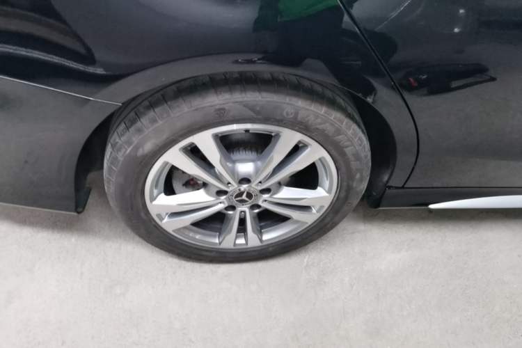 Used Mercedes-Benz C-Class 2018 C 200 L Sport Edition Right Rear Wheel Hub