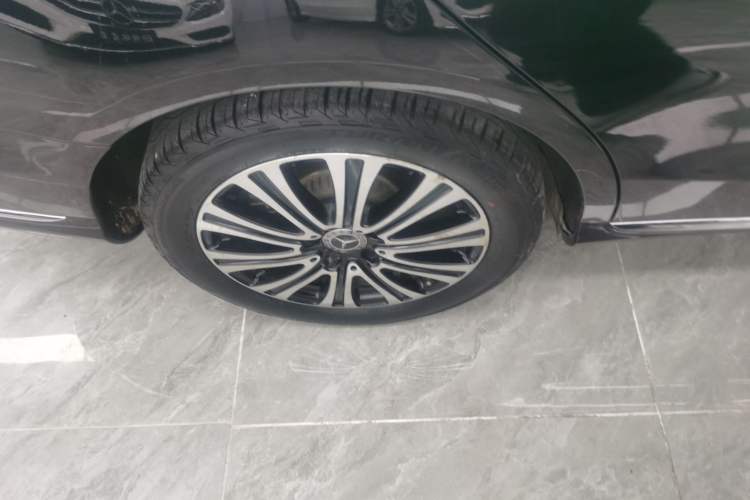 Used Mercedes-Benz C-Class 2018 C 200 L Right Rear Wheel Hub