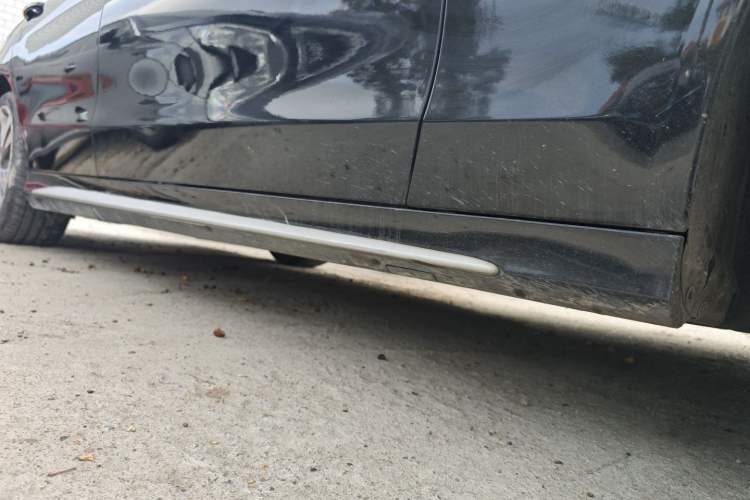 Used Mercedes-Benz C-Class 2018 C 200 L 4MATIC Sport Edition Right Side Sill