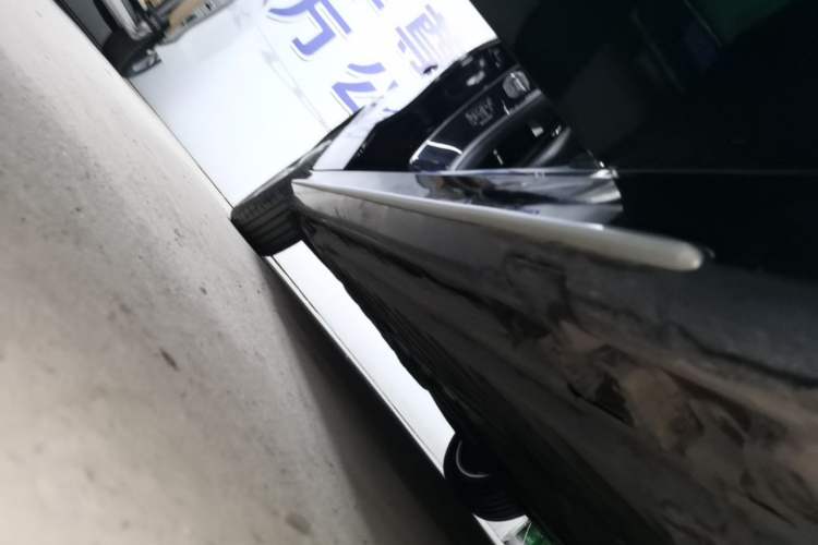 Used Mercedes-Benz C-Class 2018 C 200 L Sport Edition Right Side Sill