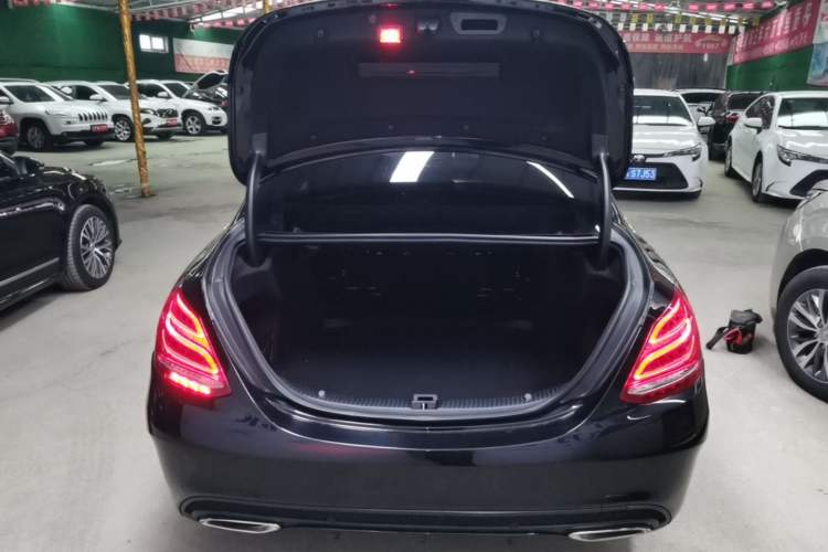 Used Mercedes-Benz C-Class 2018 C 200 L Sport Edition Trunk