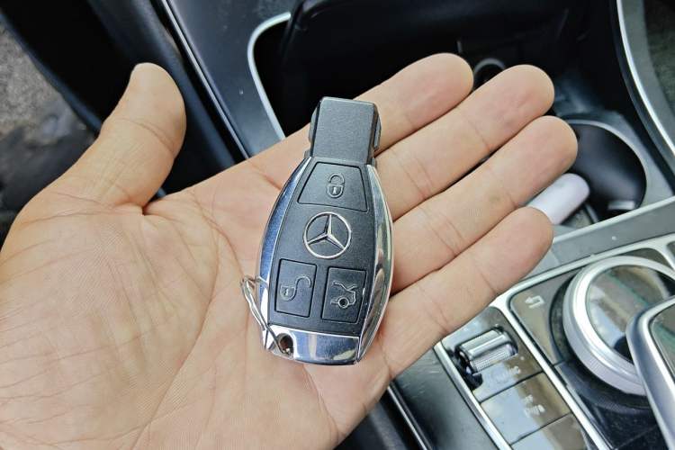Used Mercedes-Benz C-Class 2018 C 200 L Sport Edition Vehicle Key