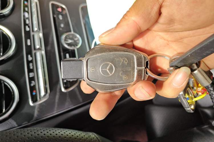 Used Mercedes-Benz C-Class 2018 C 200 L Sport Edition Vehicle Key