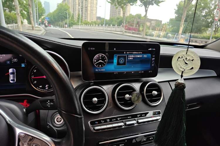Used Mercedes-Benz C-Class 2018 C 180 L Fashion Edition Sport Version Audio And AC Panel