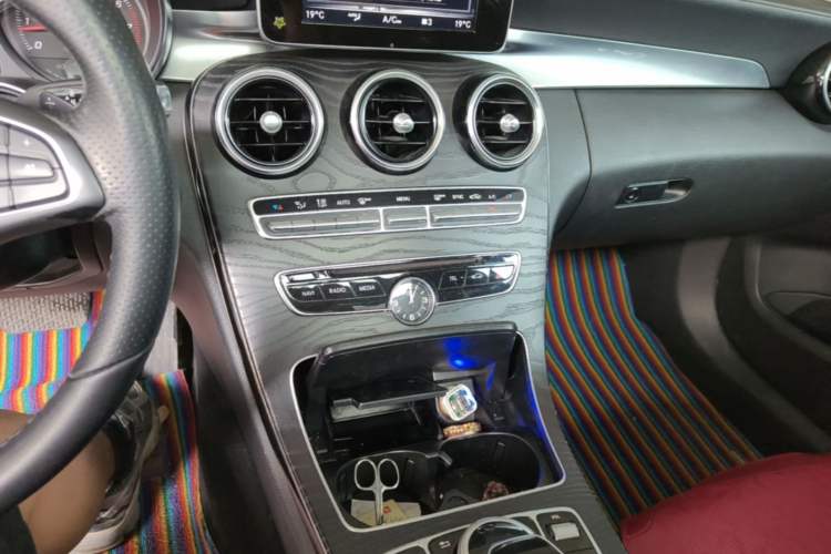 Used Mercedes-Benz C-Class 2018 C 200 L Sport Edition Audio And AC Panel