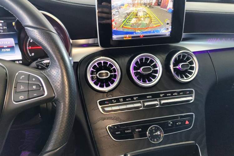 Used Mercedes-Benz C-Class 2018 C 180 L Fashion Edition Sport Version Audio And AC Panel