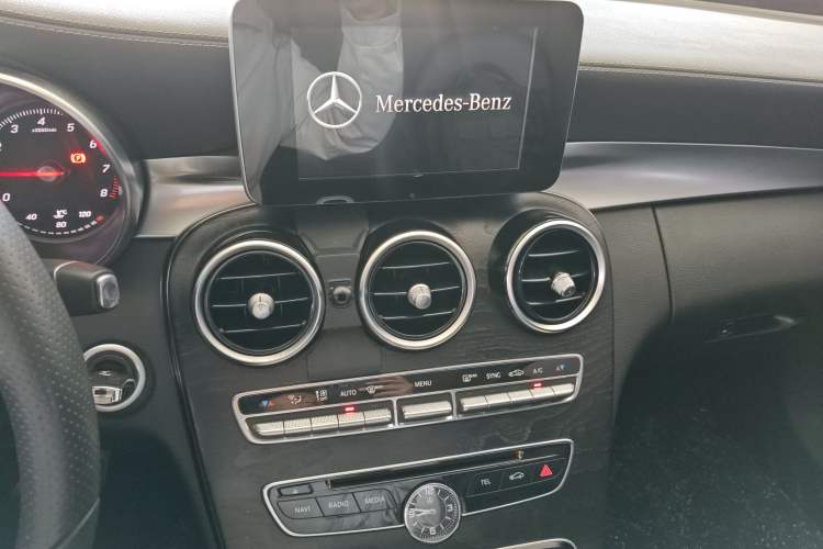Used Mercedes-Benz C-Class 2018 C 200 L Sport Edition Audio And AC Panel