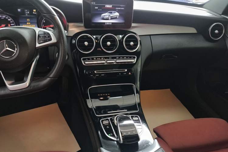 Used Mercedes-Benz C-Class 2018 C 200 Sport Edition Audio And AC Panel