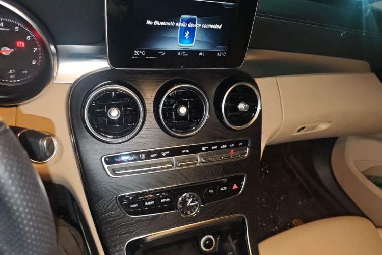 Used Mercedes-Benz C-Class 2018 C 200 L Audio And AC Panel