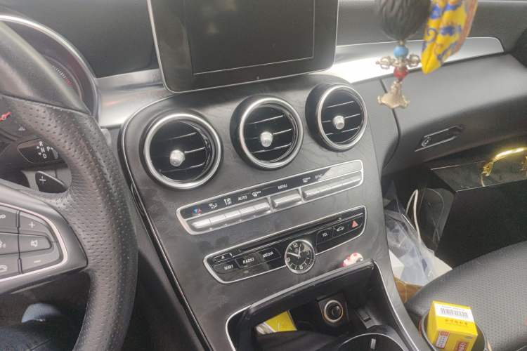 Used Mercedes-Benz C-Class 2018 C 180 L Fashion Edition Sport Version Audio And AC Panel