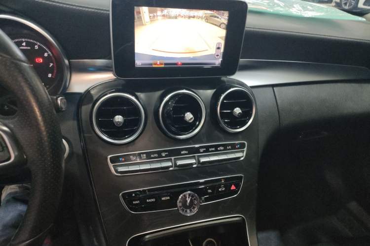 Used Mercedes-Benz C-Class 2018 C 200 L Sport Edition Audio And AC Panel