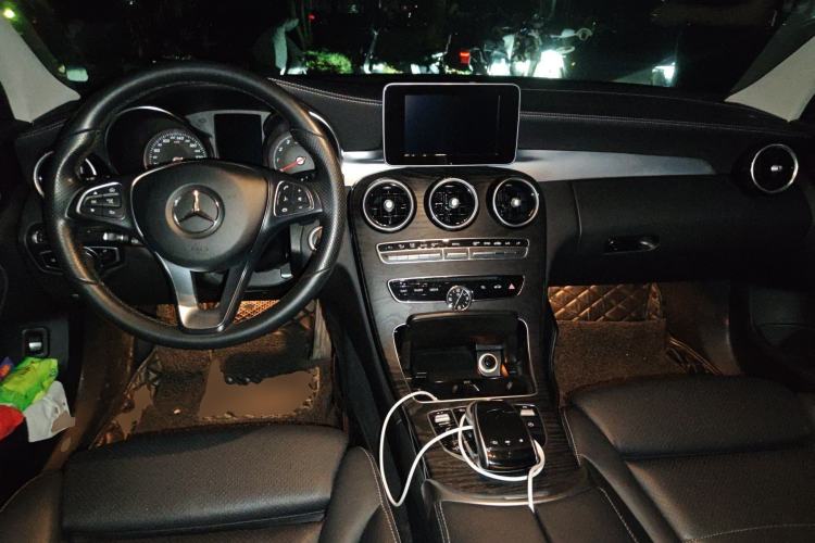 Used Mercedes-Benz C-Class 2018 C 200 L Sport Edition Center Console