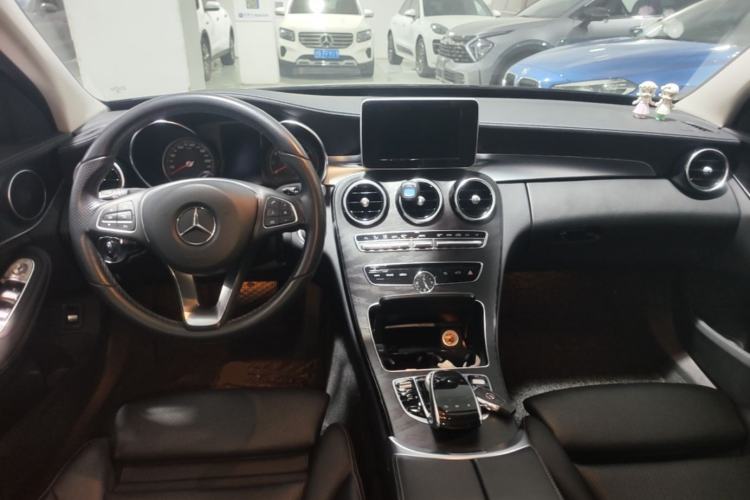 Used Mercedes-Benz C-Class 2018 C 200 L Sport Edition Center Console