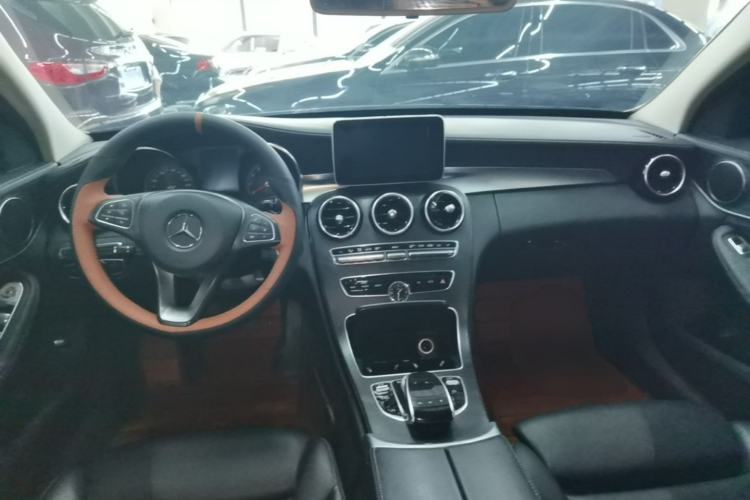 Used Mercedes-Benz C-Class 2018 C 200 L Sport Edition Center Console