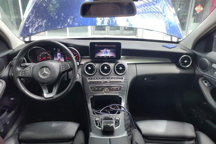 Used Mercedes-Benz C-Class 2018 C 200 L Sport Edition Center Console