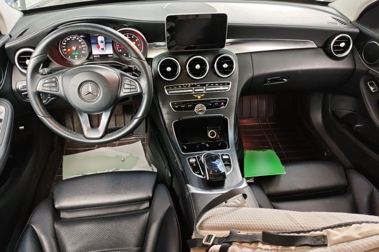 Used Mercedes-Benz C-Class 2018 C 200 L Sport Edition Center Console