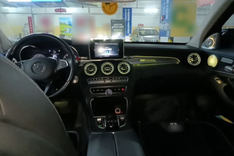 Used Mercedes-Benz C-Class 2018 C 200 L Sport Edition Center Console