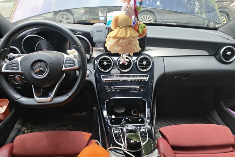 Used Mercedes-Benz C-Class 2018 C 200 Sport Edition Center Console