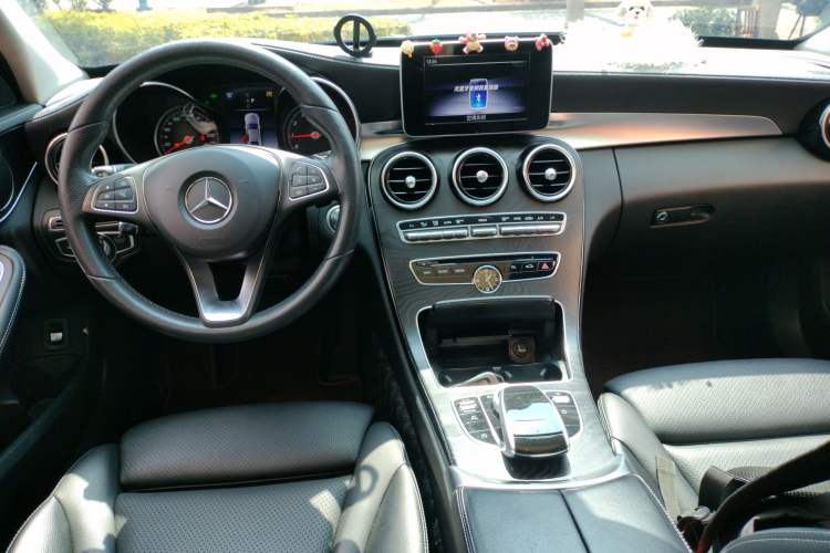 Used Mercedes-Benz C-Class 2018 C 200 L Sport Edition Center Console