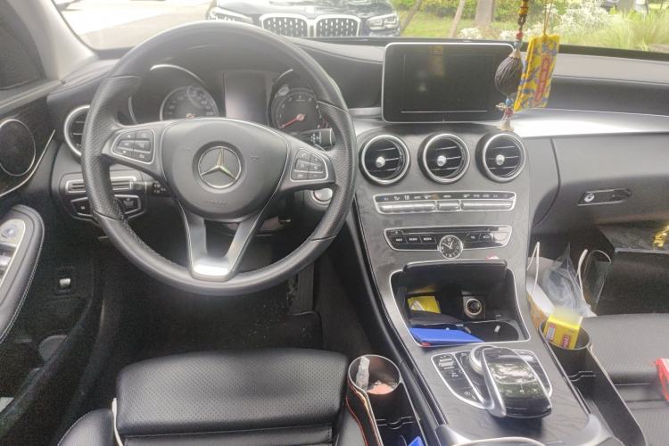 Used Mercedes-Benz C-Class 2018 C 180 L Fashion Edition Sport Version Center Console