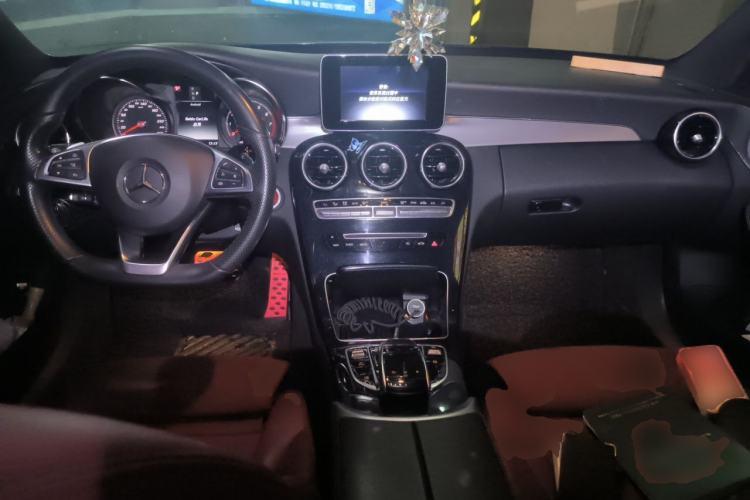 Used Mercedes-Benz C-Class 2018 C 200 Sport Edition Center Console