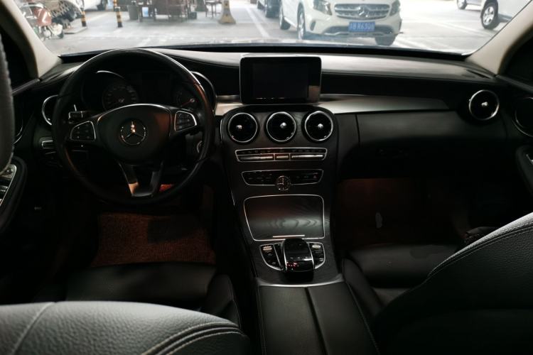Used Mercedes-Benz C-Class 2018 C 200 L Sport Edition Center Console