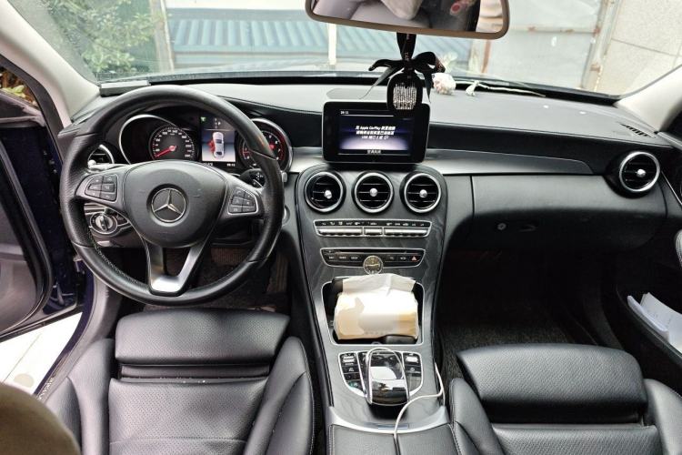 Used Mercedes-Benz C-Class 2018 C 200 L Sport Edition Center Console