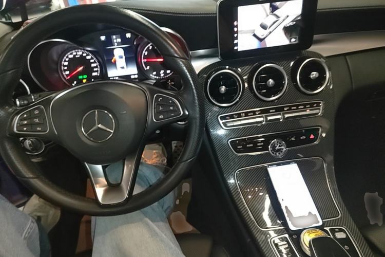 Used Mercedes-Benz C-Class 2018 C 180 L Fashion Edition Sport Version Center Console
