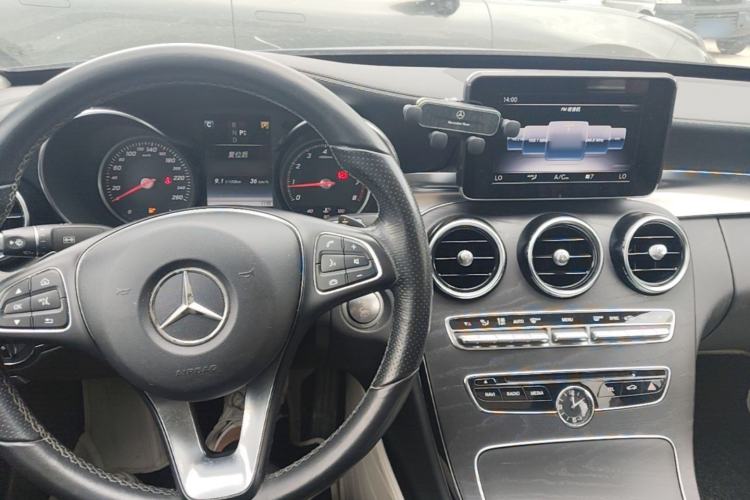 Used Mercedes-Benz C-Class 2018 C 200 L Sport Edition Center Console