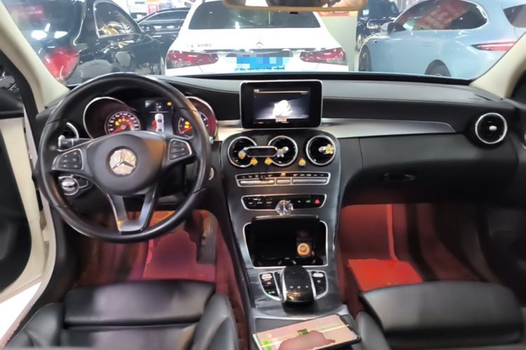 Used Mercedes-Benz C-Class 2018 C 200 L Sport Edition Center Console