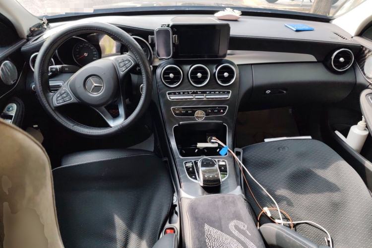 Used Mercedes-Benz C-Class 2018 C 200 L Sport Edition Center Console