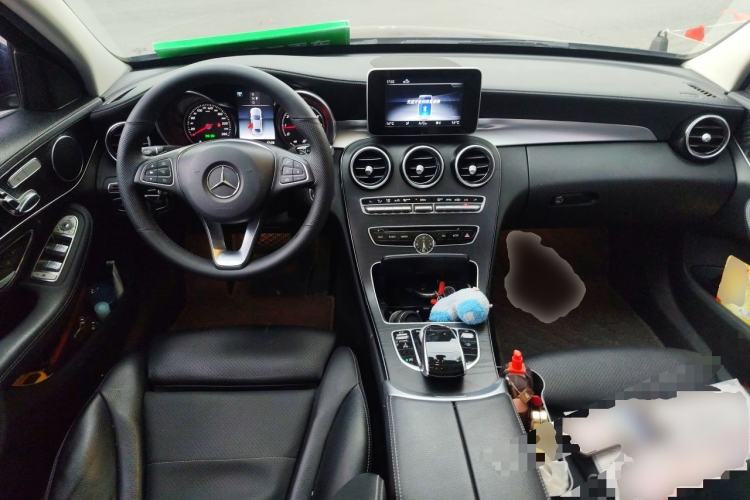 Used Mercedes-Benz C-Class 2018 C 200 L Sport Edition Center Console