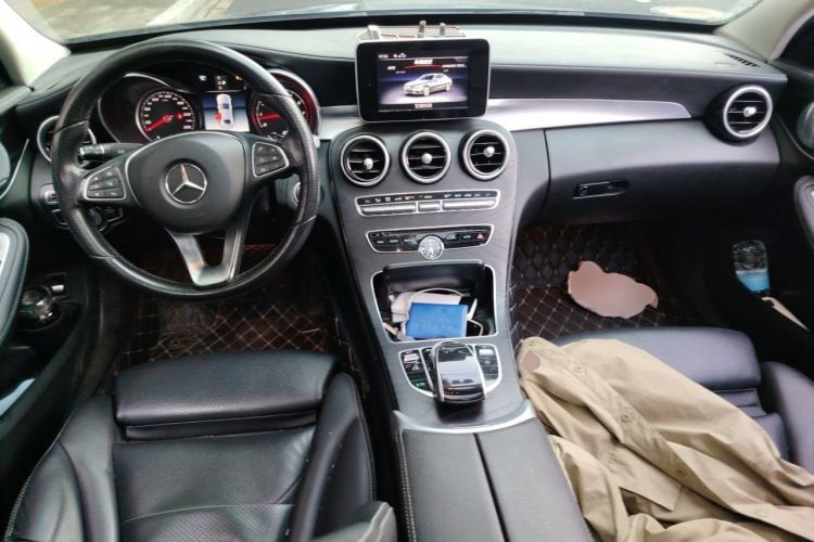 Used Mercedes-Benz C-Class 2018 C 200 L Sport Edition Achievement Special Edition Center Console