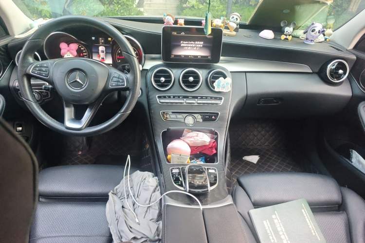 Used Mercedes-Benz C-Class 2018 C 200 L Sport Edition Center Console