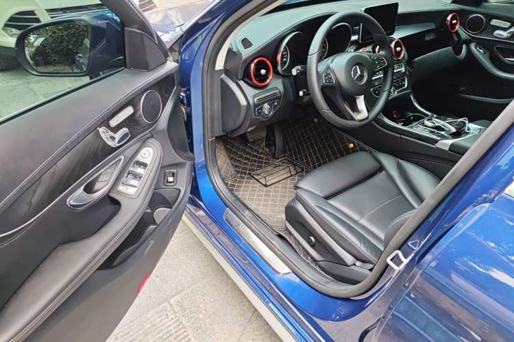 Used Mercedes-Benz C-Class 2018 C 200 L Sport Edition Driver Seat
