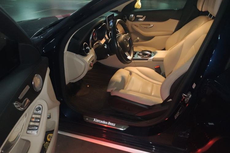 Used Mercedes-Benz C-Class 2018 C 200 L Driver Seat